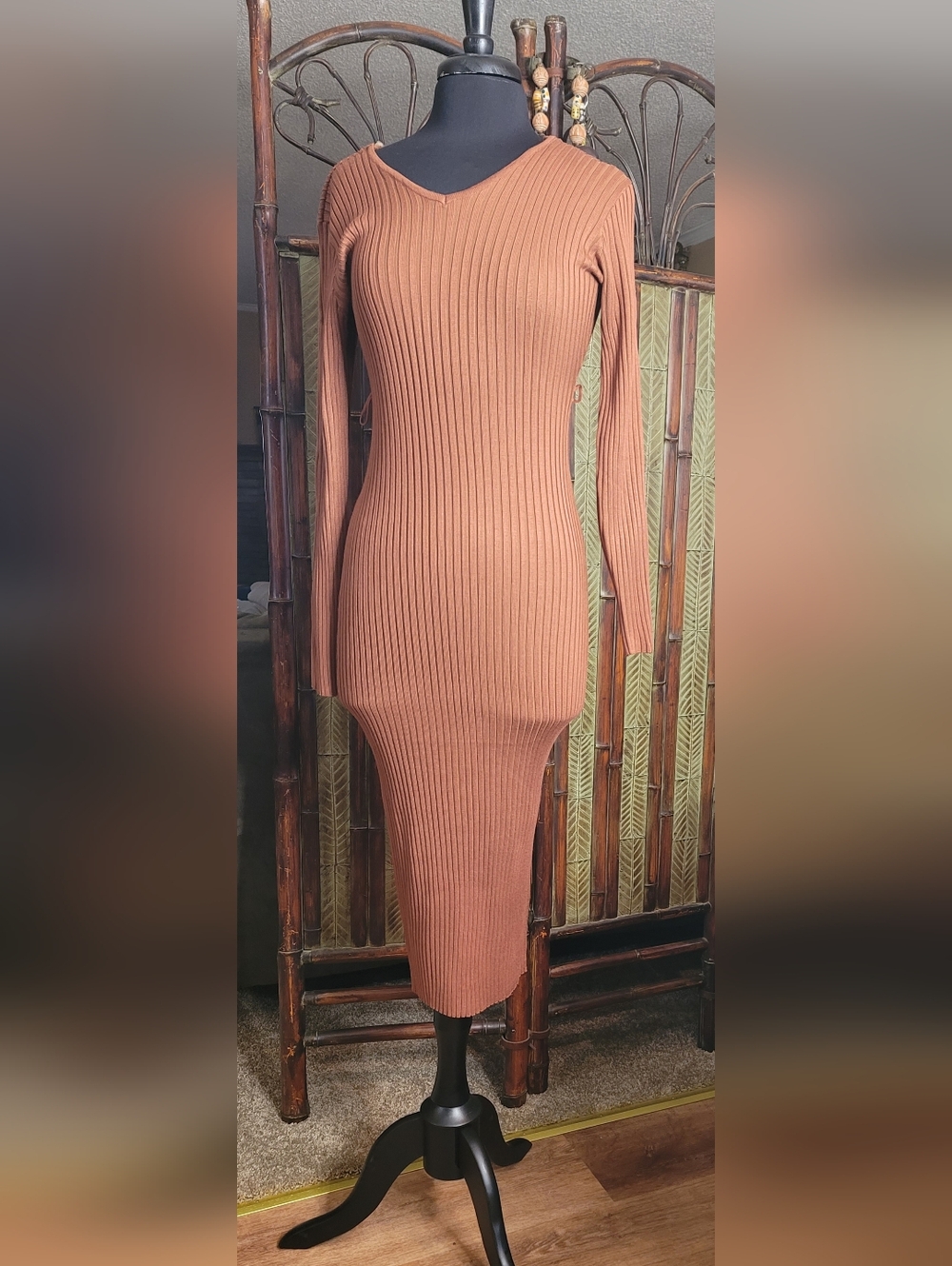 Almost Famous Rust Ribbed V-Neck Long Sleeve Midi Dress
